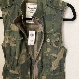 Abercrombie &Fitch Camo Vest